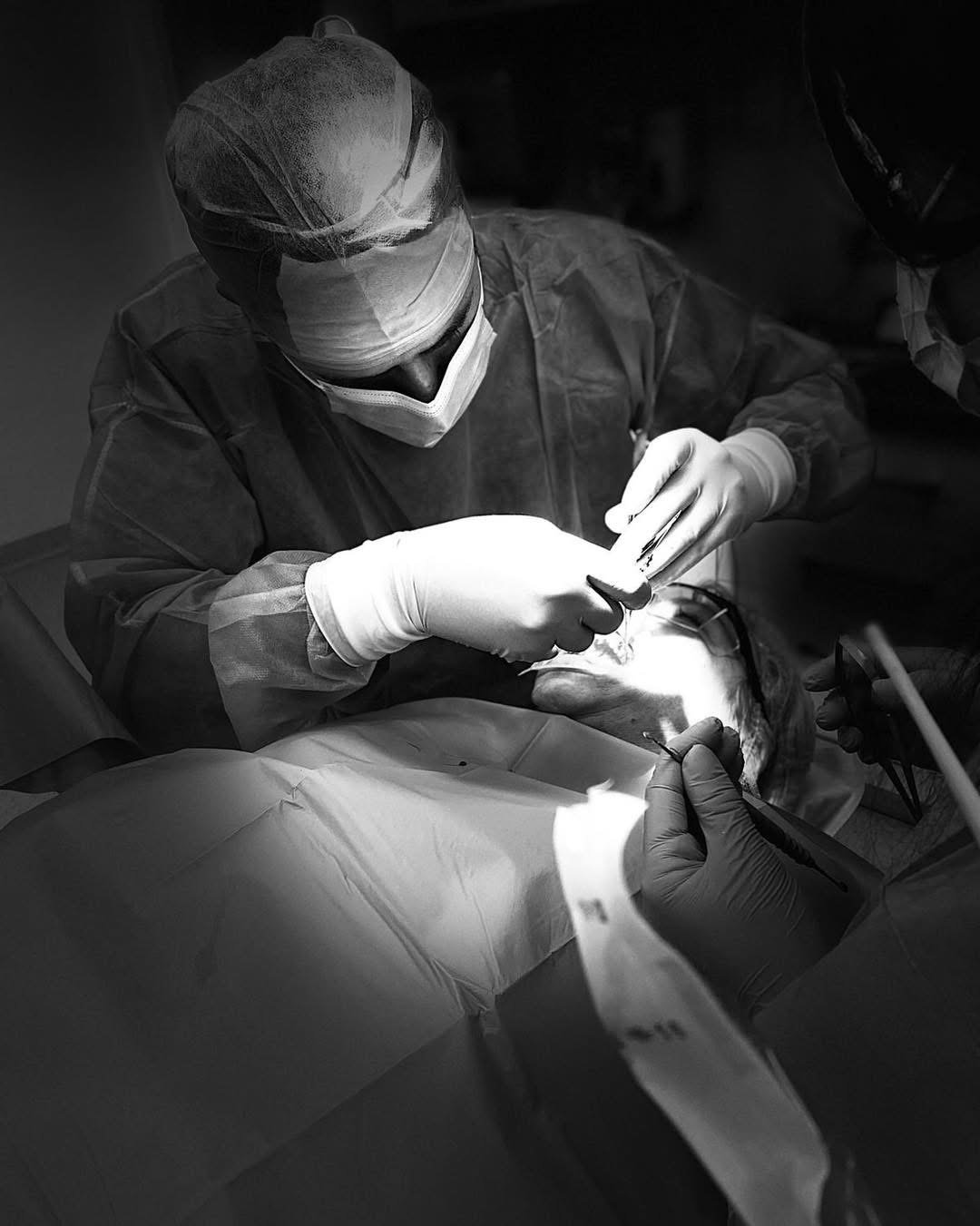 Implant natychmiastowy Łódź — planowanie implantacji po usunięciu zęba