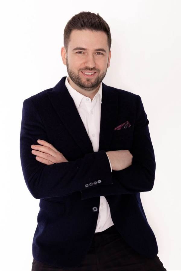 lek. dent. Tomasz Prusek — implantologia i chirurgia stomatologiczna